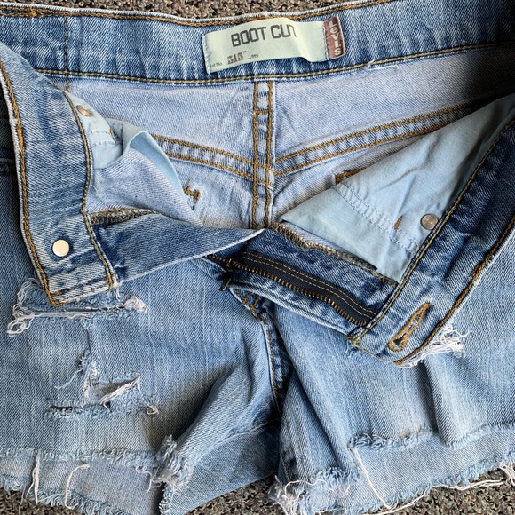 VTG Cut-Off Blue Jean Denim Shorts | Levi’s - Picture 4 of 7